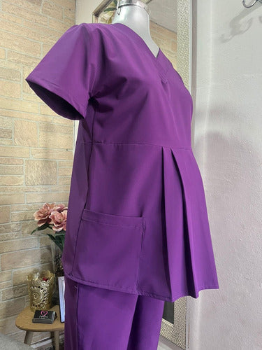 Scrub Quirúrgico de Maternidad  Modelo Dulce espera.