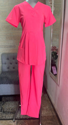Scrub Quirúrgico de Maternidad  Modelo Dulce espera.